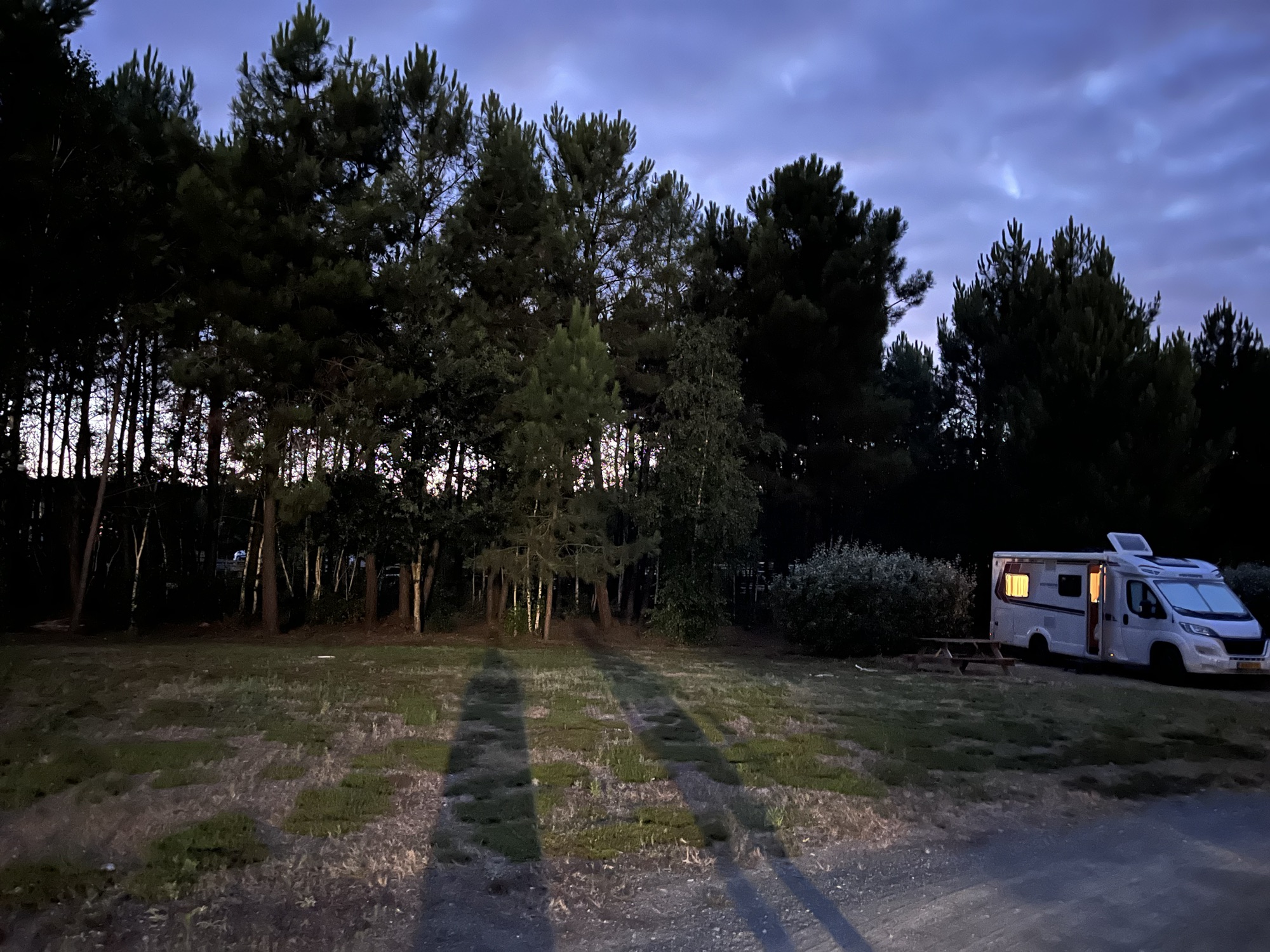 🌅 De Eerste Ochtend in Frankrijk: Wakker Worden met de Natuur 🌲